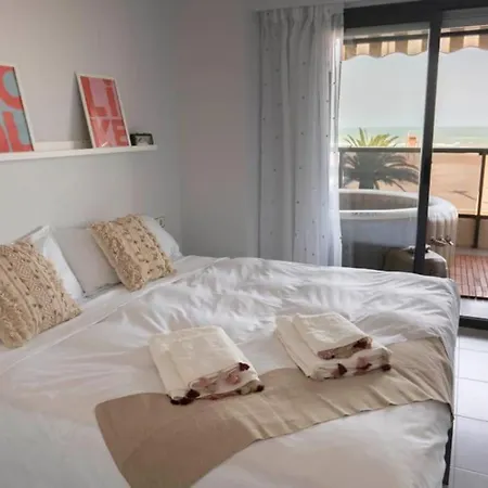 Apartamento Espacio 1, Frontal Mar, Jacuzzi * Cullera
